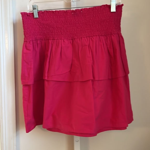 HT 360 COLLECTIVE RUFFLED TIERED MINI SKIRT. SIZE M. NWT. FUCHSIA - Picture 4 of 7